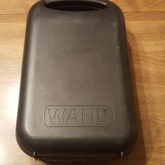 WAHL ELECTRIC CLIPPERS WITH CASE - Picture 2 of 5